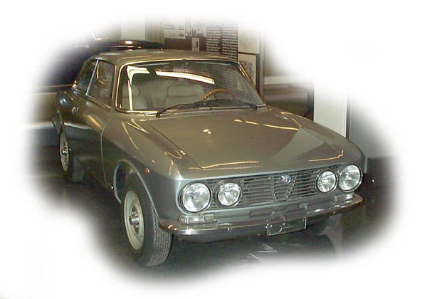 Ein Alfa-Romeo GT 1300 Junior von 1966