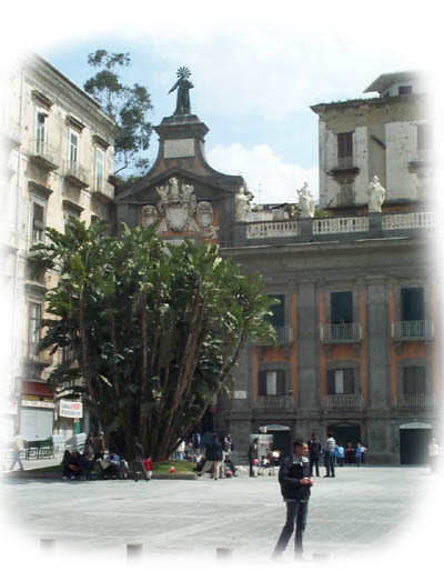 Der Baum wächst aus dem Dach